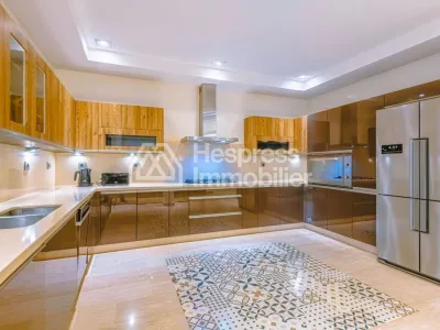Villa de luxe a vendre sur Av Mohamed 6