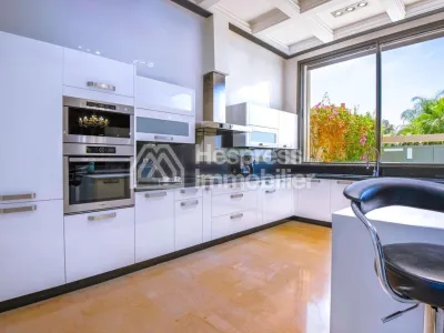 Villa de luxe a vendre sur Av Mohamed 6