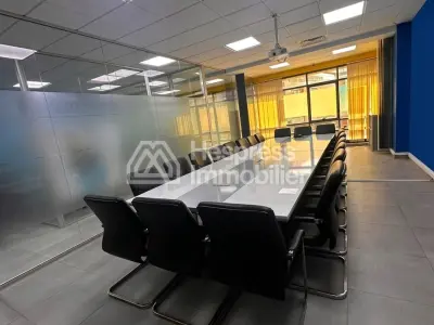 مكاتب للإيجار في سيدي معروف . مساحة 138 متر مربع