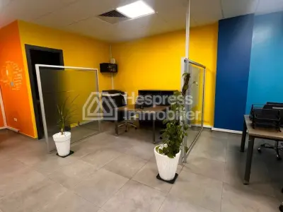 مكاتب للإيجار في سيدي معروف . مساحة 138 متر مربع