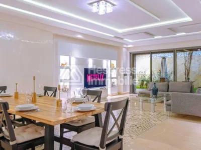 Villa de luxe a vendre sur Av Mohamed 6