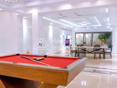 Villa de luxe a vendre sur Av Mohamed 6