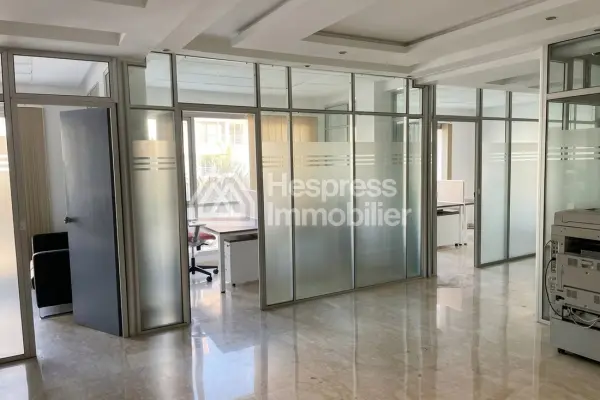 Office for rent – ​​Boulevard El Massira El Khadra