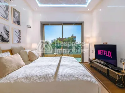 Villa de luxe a vendre sur Av Mohamed 6