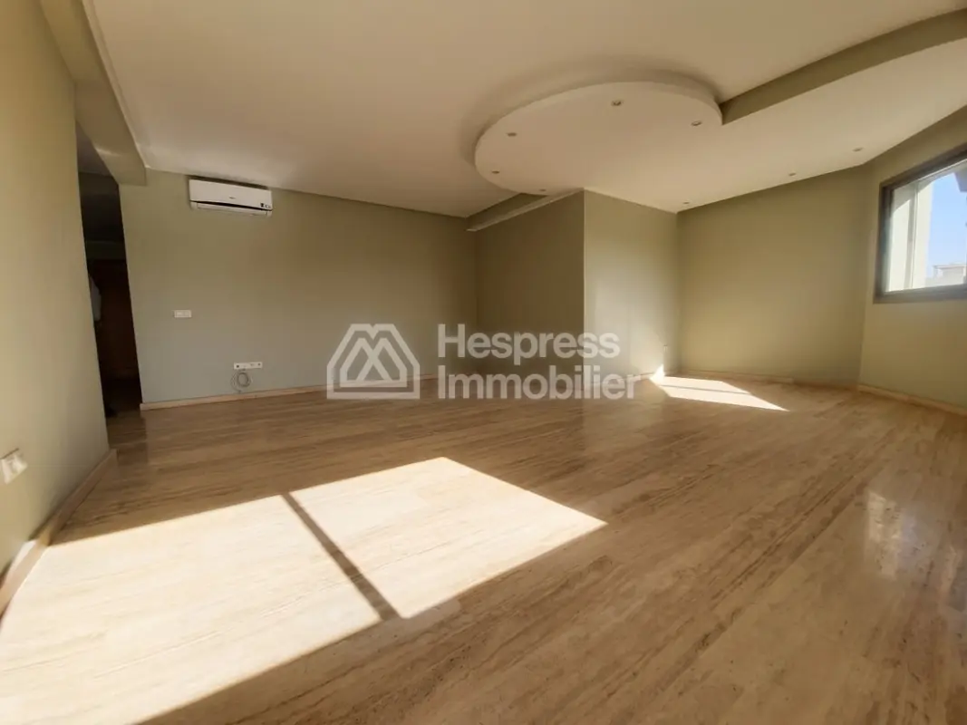 Luxury duplex for rent, 200 m², in Ferme Bretonne