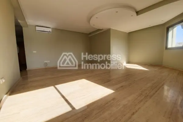 Luxury duplex for rent, 200 m², in Ferme Bretonne