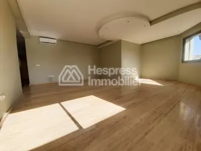 Luxury duplex for rent, 200 m², in Ferme Bretonne