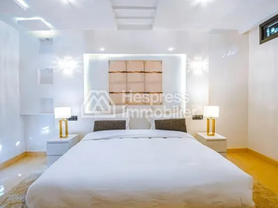 Villa de luxe a vendre sur Av Mohamed 6