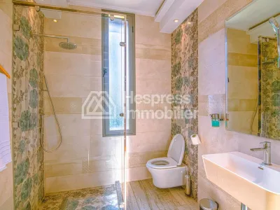 Villa de luxe a vendre sur Av Mohamed 6