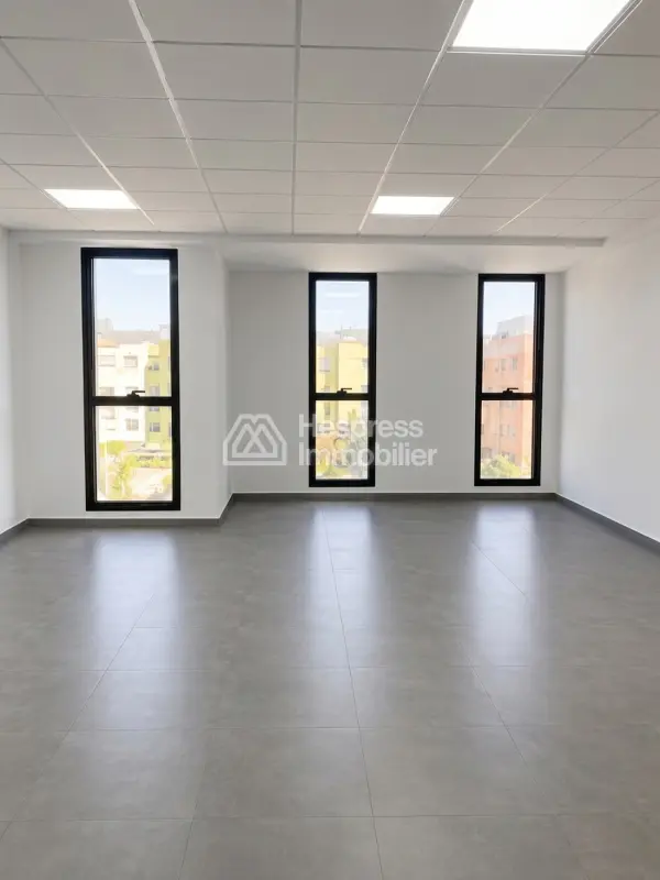 Office space for rent at Errahma . Area 59 m²