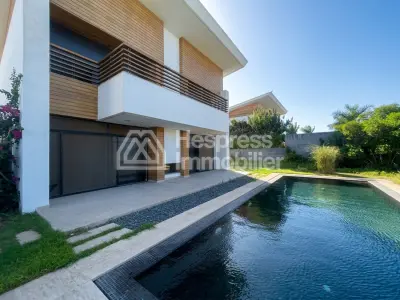 للإيجار – فيلا رائعة غير مفروشة في CGI بوسكورة Ville verte