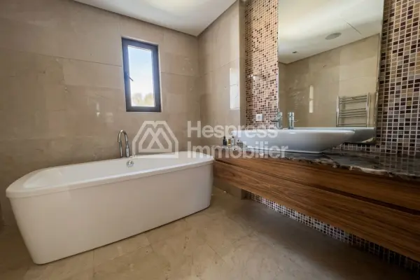 For Rent – ​​Stunning Unfurnished Villa in CGI Bouskoura Ville verte