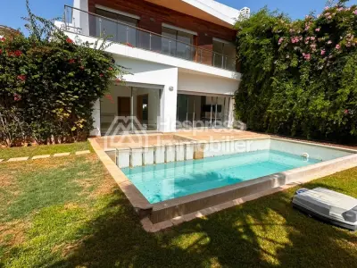 À Louer – Villa de Luxe Vide à Ain Diab