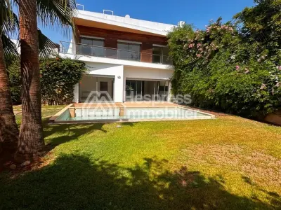 À Louer – Villa de Luxe Vide à Ain Diab