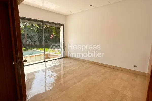 À Louer – Villa de Luxe Vide à Ain Diab