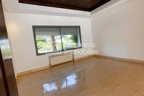 À Louer – Villa de Luxe Vide à Ain Diab