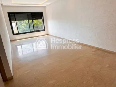 شقة غير مفروشة للإيجار – الواحة