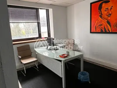 Location de bureaux à Anfa. Surface totale 151 m²