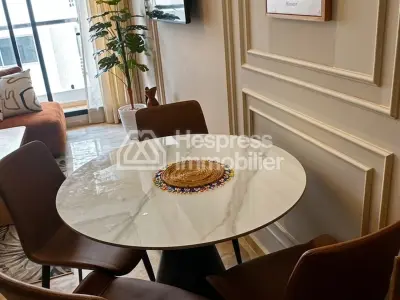 شقة فاخرة جديدة كلياً للإيجار – تمديد المعاريف