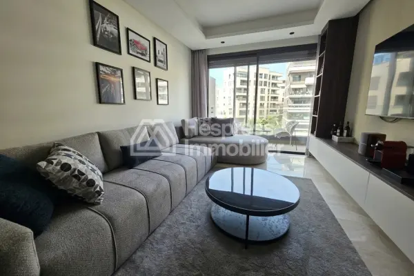 Furnished studio apartment for rent in Uptown CFC