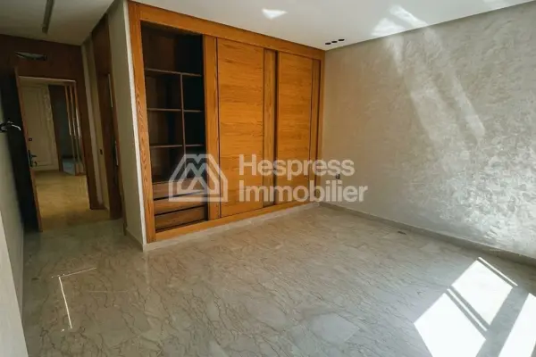 Beautiful apartment for rent in Californie . 3 bedrooms