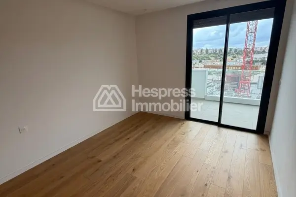 Luxury new studio apartment for sale (CFC)
