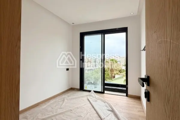 Studios and high-standing apartments