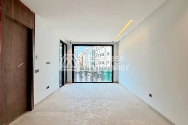 Apartment to purchase in Palmier. 1 lovely room. Central heating and reinforced door