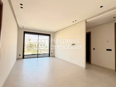 شقة للبيع في بالمييه. غرفتان جميلتان. مع حارس وتكييف.