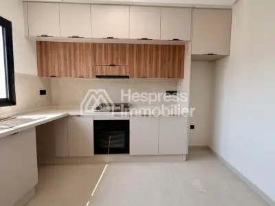شقة للبيع في بالمييه. غرفتان جميلتان. مع حارس وتكييف.