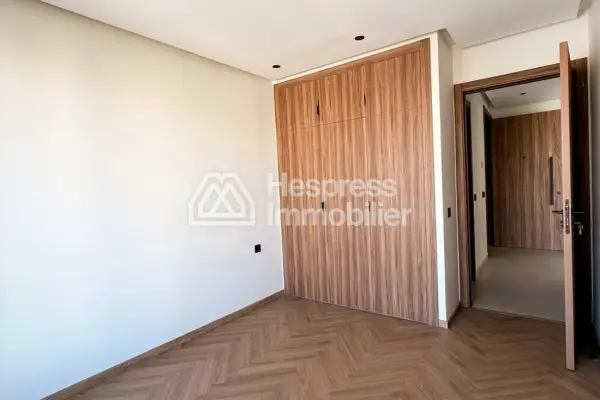 Sell apartment in Palmier. 2 lovely rooms. Caretaker and air conditioning