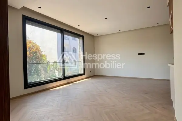 Sale of a lovely apartment in Palmier. 1 lovely room. General satellite dish system, On site security