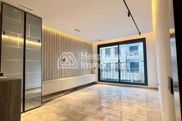 Beautiful apartment for sale in Gauthier. 1 lovely room. No Lift, Large terrace