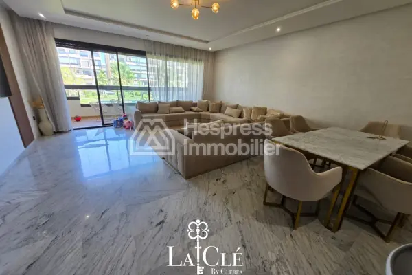 كاليفورنيا – شقة بمساحة 197 مترًا مربعًا مع تراس كبير
