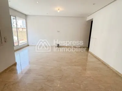 Empty apartment Gautier