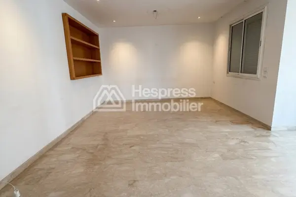 Empty apartment Gautier