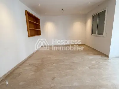 Empty apartment Gautier