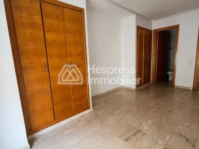 Empty apartment Gautier