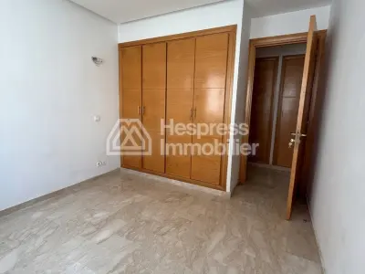 Empty apartment Gautier