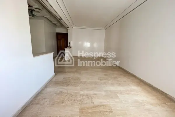 Apartment for sale in Mer's Sultan