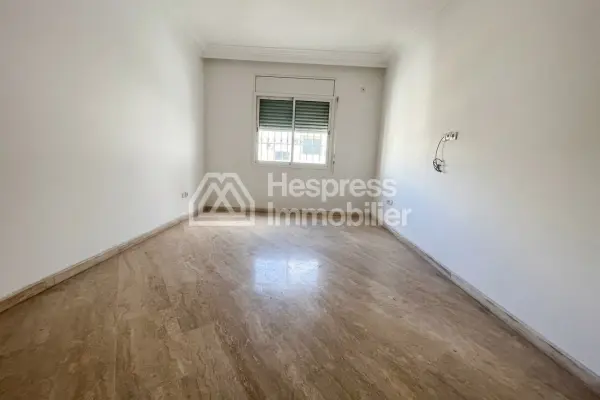 Apartment for sale in Mer's Sultan