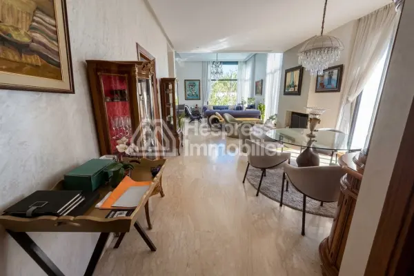 Luxury villa for sale in Dar Bouazza . 3 comfortable bedrooms. Furnished.