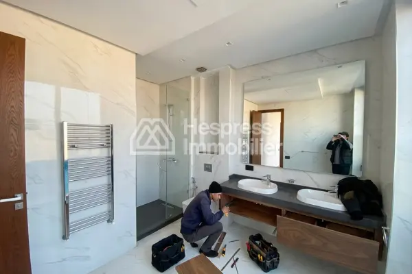 Top unfurnished villa for rent Aïn Diab with garden and pool