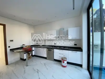 Top unfurnished villa for rent Aïn Diab with garden and pool