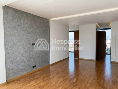 Top unfurnished villa for rent Aïn Diab with garden and pool