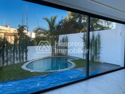 Top unfurnished villa for rent Aïn Diab with garden and pool