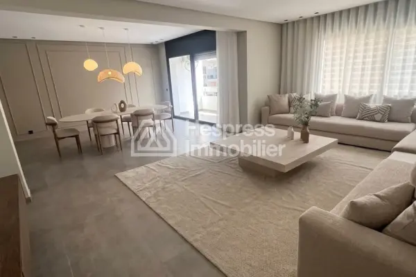 Top-quality, brand-new furnished apartment in the Golden Triangle