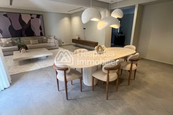 Top-quality, brand-new furnished apartment in the Golden Triangle