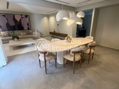 Top-quality, brand-new furnished apartment in the Golden Triangle