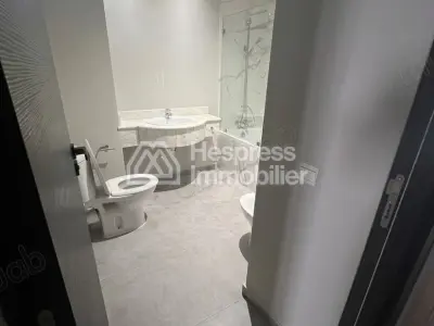 Top-quality, brand-new furnished apartment in the Golden Triangle